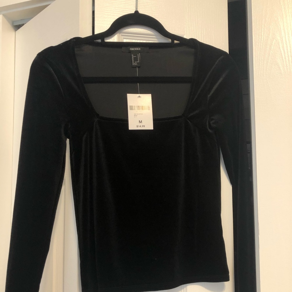 Forever 21 velvet top- with tag!